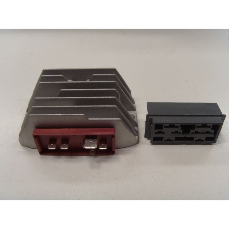 foto del prodotto regolatore di tensione 12v 30a lombardini ruggerini 3ld 4ld saprisa 7255