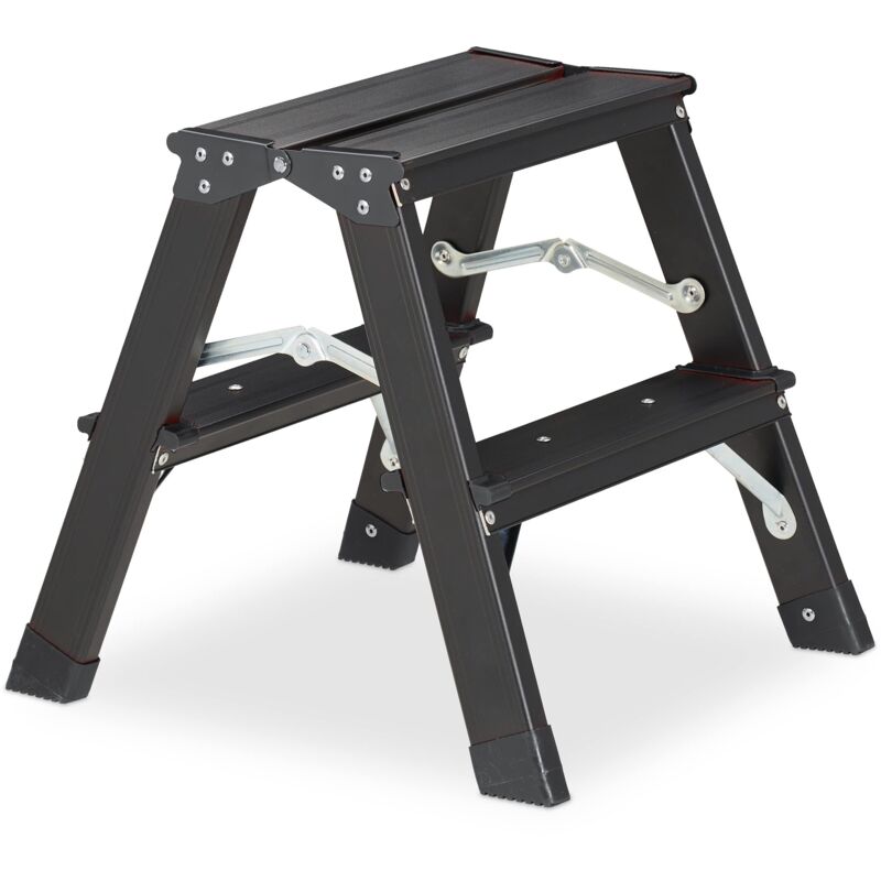 foto del prodotto relaxdays scala in alluminio, 2 gradini, pieghevole, carico fino 120 kg, scaletta bilaterale, rialzo 39x38x40 cm, nera, 70 30 plastica