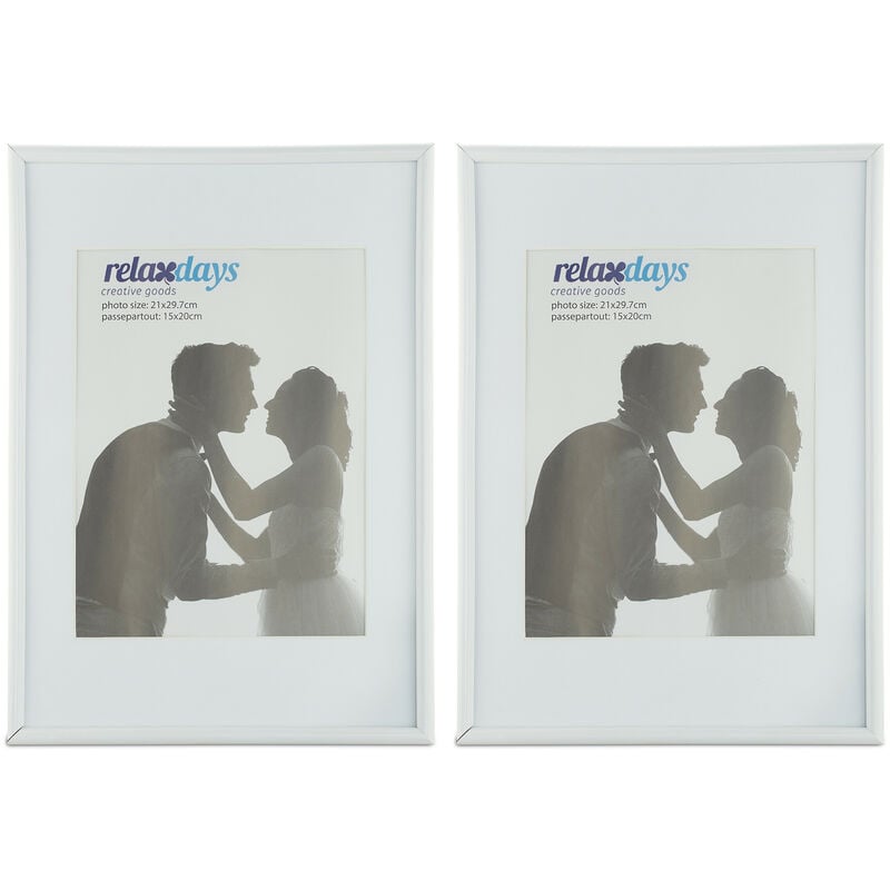 foto del prodotto relaxdays set da 2 cornici portafoto, 20x30 cm, passe partout 15x20 cm, ritaglio vetro, appoggiare o appendere, bianco