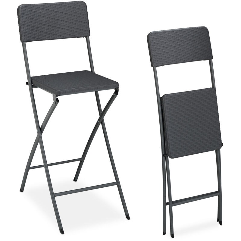 foto del prodotto relaxdays sgabello alto pieghevole, set da 2, h 78 cm, sedia da bar con schienale e poggiapiedi, aspetto rattan, grigio