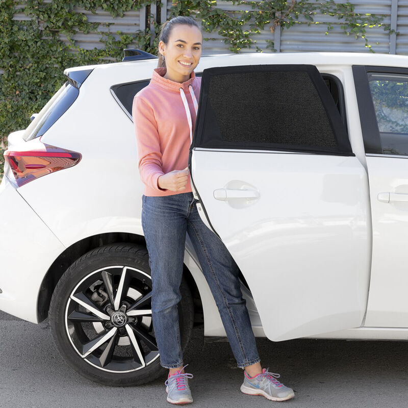 foto del prodotto rete parasole per auto uvlock innovagoods confezione da 2 unità