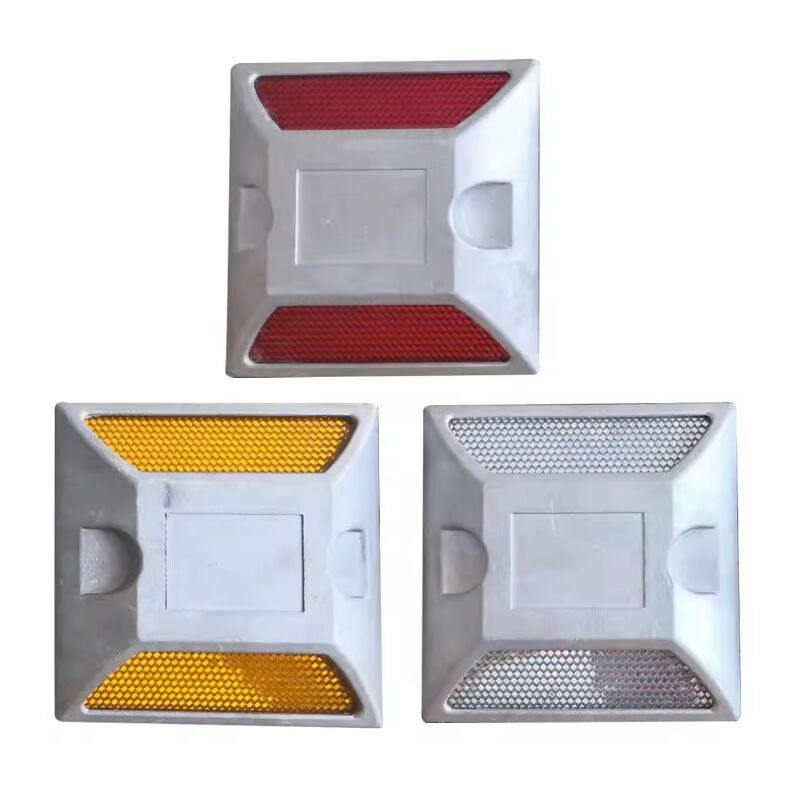foto del prodotto riflettore catarifrangente stradale in alluminio calpestabile da veicoli 100x100x20 mm modello bianco bianco
