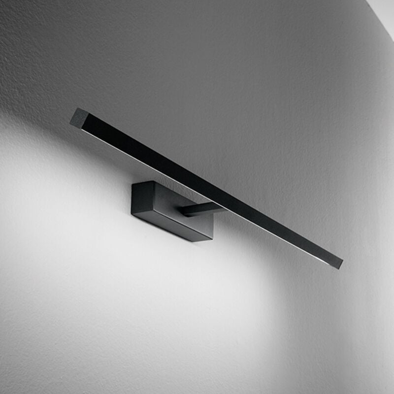 foto del prodotto riga applique led 16w 1120lm cct 3000k 4000k 6000k in metallo nero 77cm orientabile