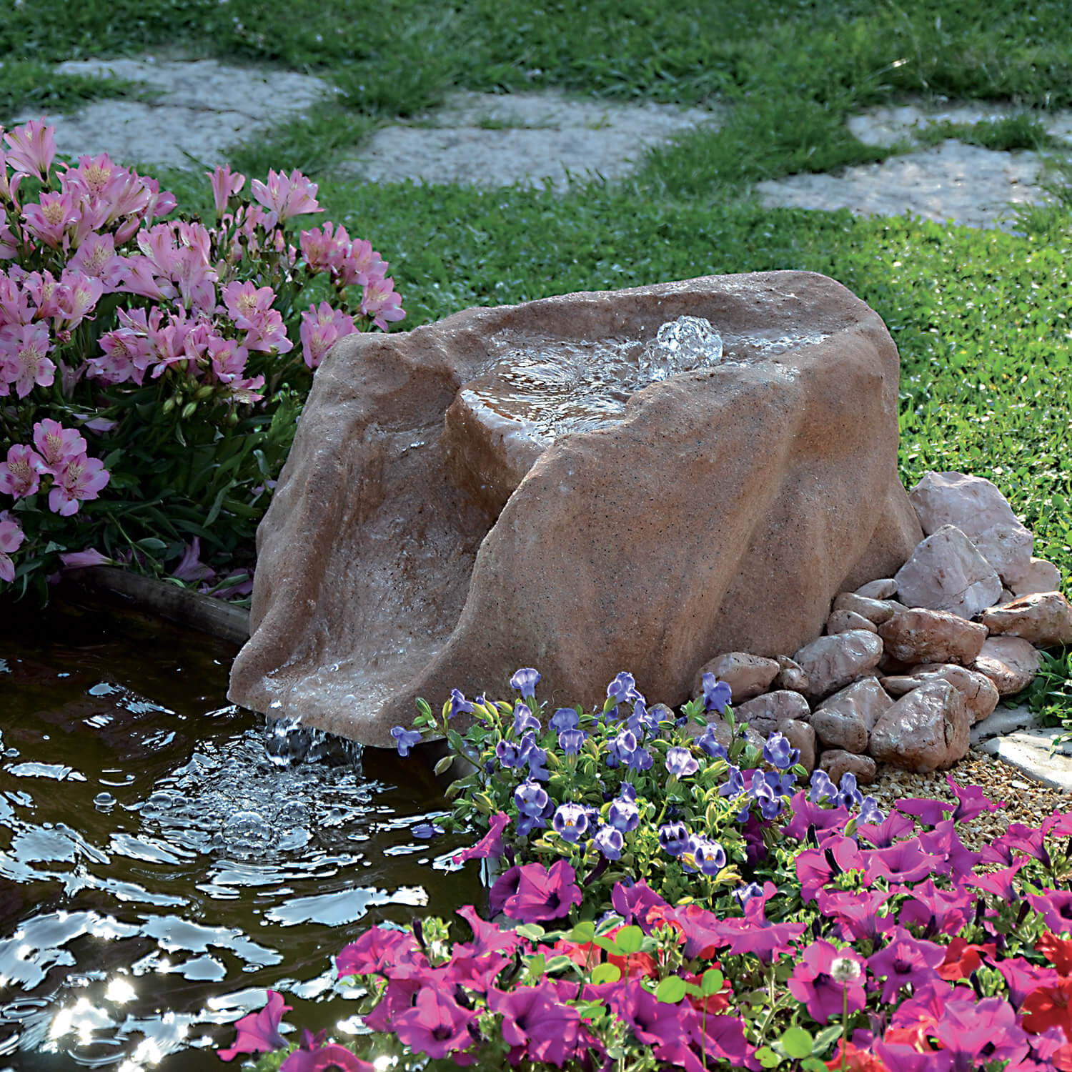 foto del prodotto roccia artificiale con sorgente 65x50x30 cm per laghetti da giardino in vetroresina