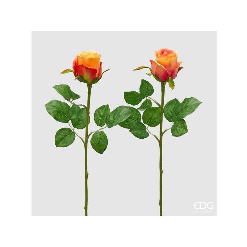 foto del prodotto rosa bocciolo olis con 3 foglie e due colori assortiti arancioni