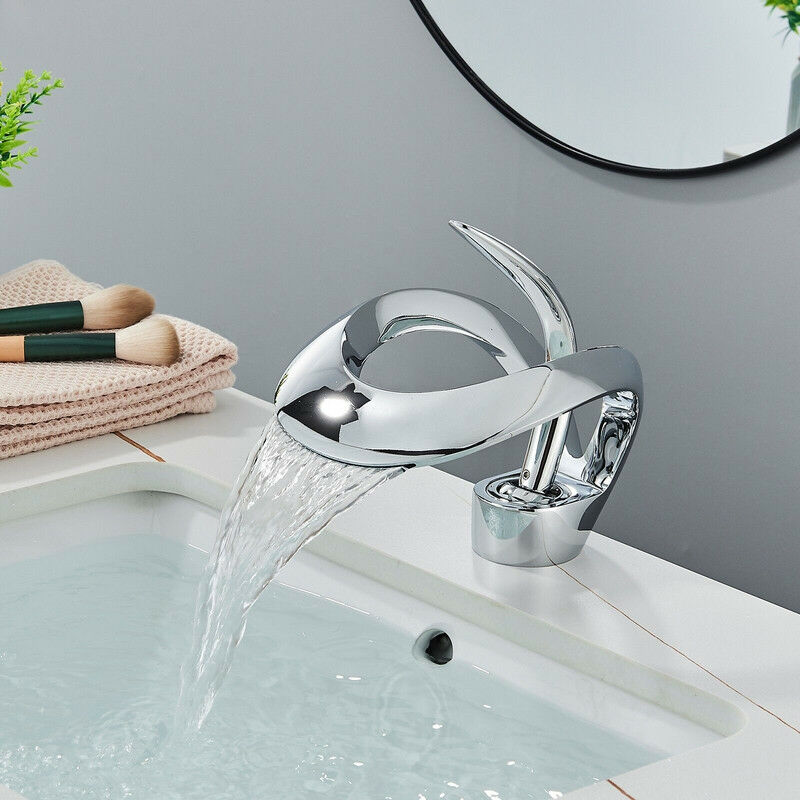 immagine 0 del prodotto rubinetti per cascata bagno, cromato rubinetteria bagno lavabo con un design moderno,regolazione per l acqua calda e fredda,un miscelatore