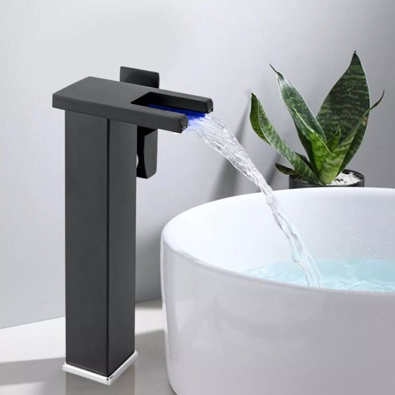 foto del prodotto rubinetto nero con luce, rubinetto per lavabo, con illuminazione a led, rubinetto da bagno rgb a cascata con 3 colori che cambiano illuminazione per