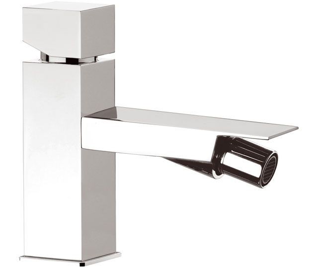 foto del prodotto rubinetto per bidet di daniel rubinetteri cube waterfall caratterizzato da un design quadro
