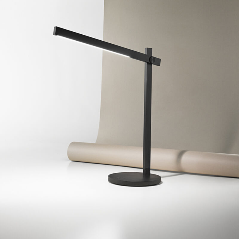 foto del prodotto ruler lampada da tavolo led 5w 300lm 3000k 4500k 6500k in alluminio colore nero orientabile finitura cromo dimmerabile