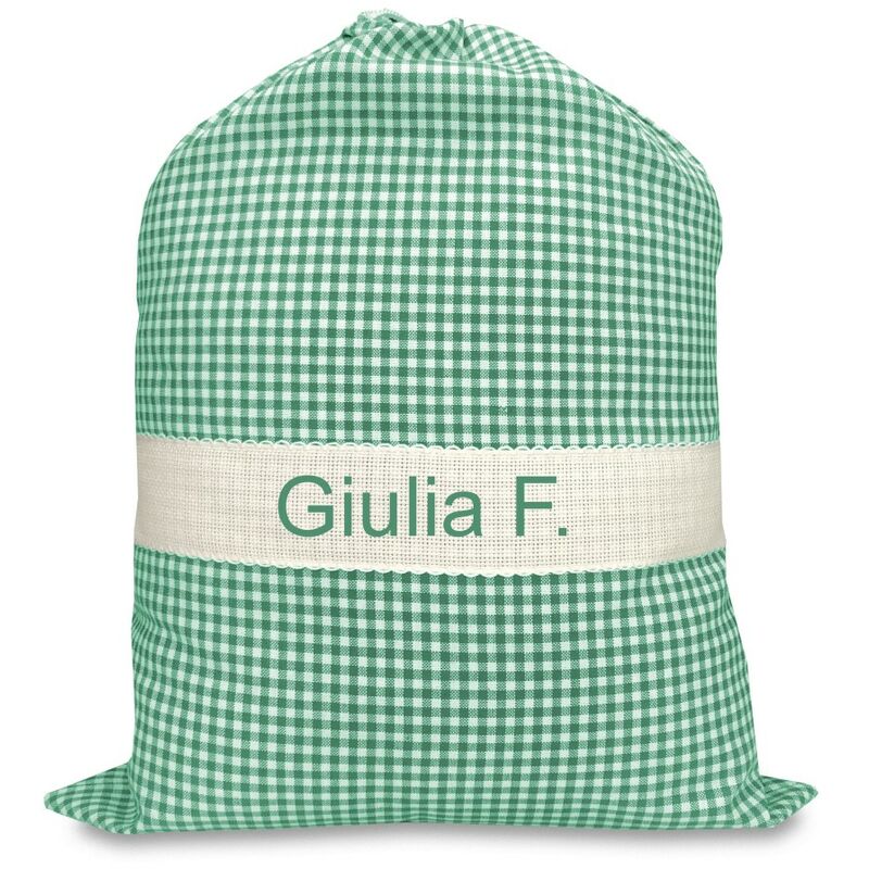 foto del prodotto sacchetto asilo ricamato e personalizzato misura cm. 34x48 a quadretti verde