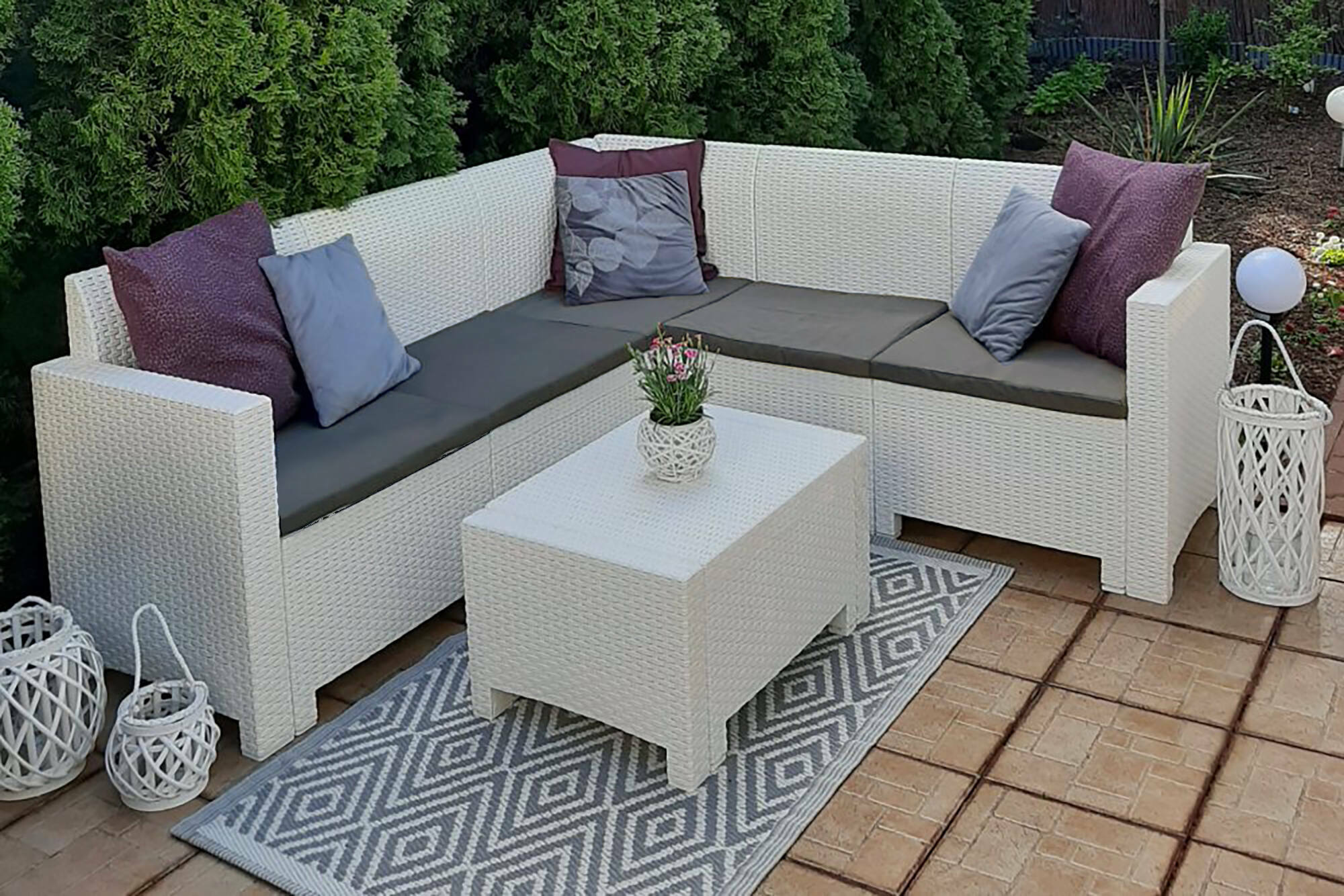 foto del prodotto salottino da esterno somnus, set da giardino con cusciniindoor e outdoor effetto rattan, 100 made in italy, bianco