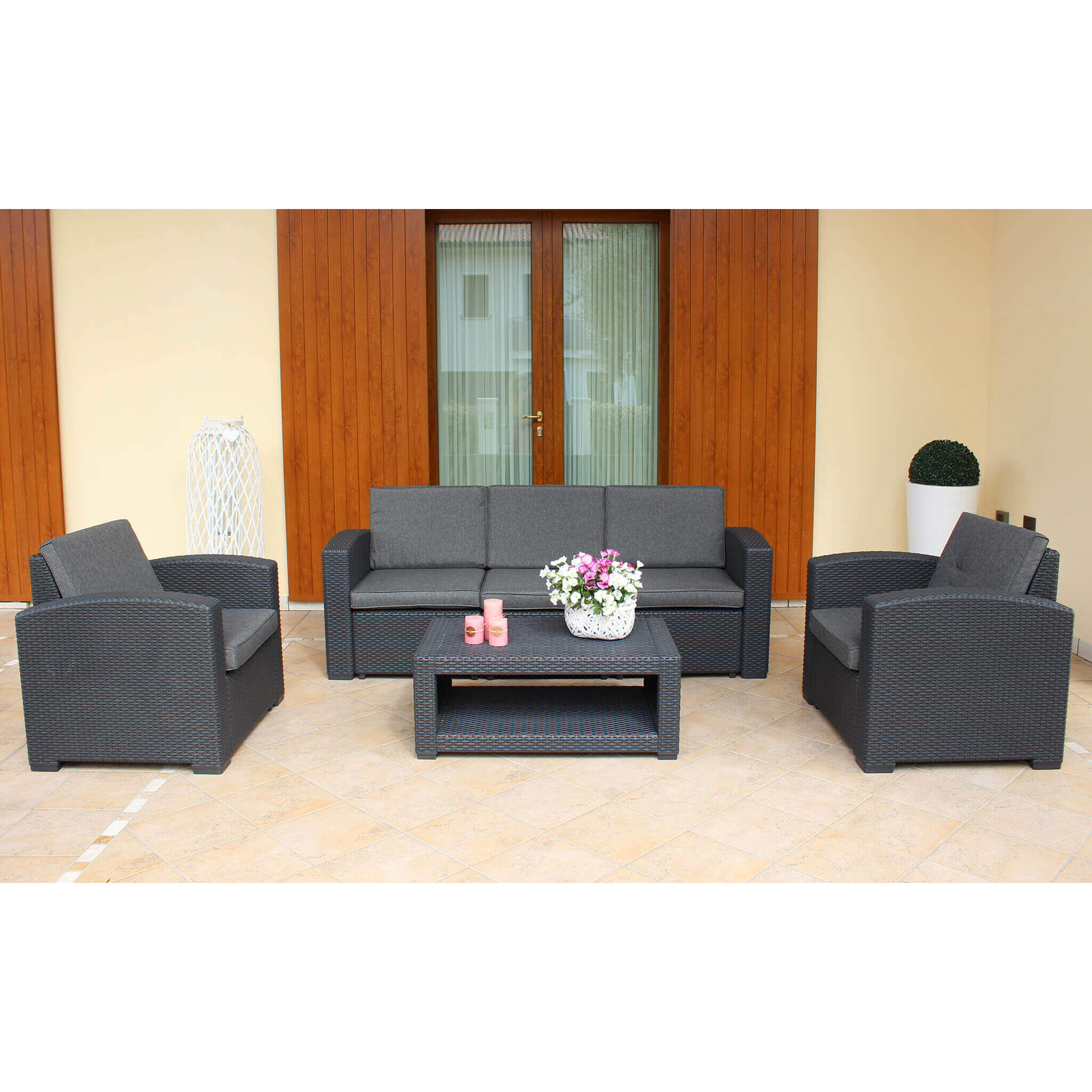 foto del prodotto salotto smontabile mauritius con divano, poltrone e tavolino in wicker nero