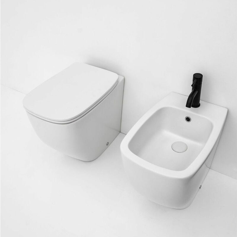foto del prodotto sanitari a terra in ceramica bianco lucido mozart