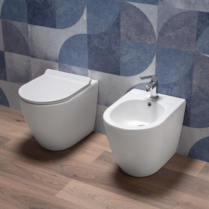 foto del prodotto sanitari bagno filo muro con copriwc soft close e bidet kerm