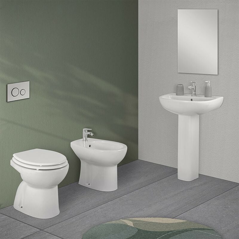 foto del prodotto sanitari bagno in set completo di lavabo con colonna e copriwater