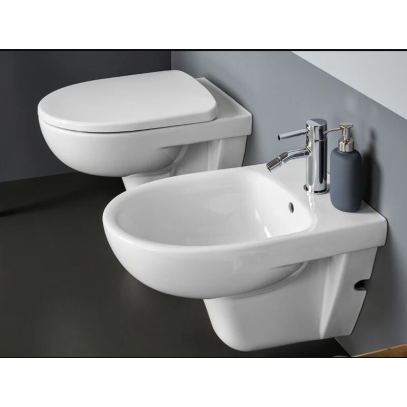 foto del prodotto sanitari bagno sospesi geberit serie selnova vaso e sedile
