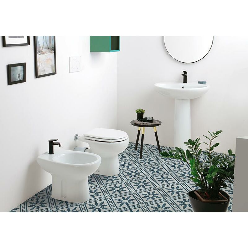 foto del prodotto sanitari clever scarico parete cm. 51x37 con sedile in poliestere
