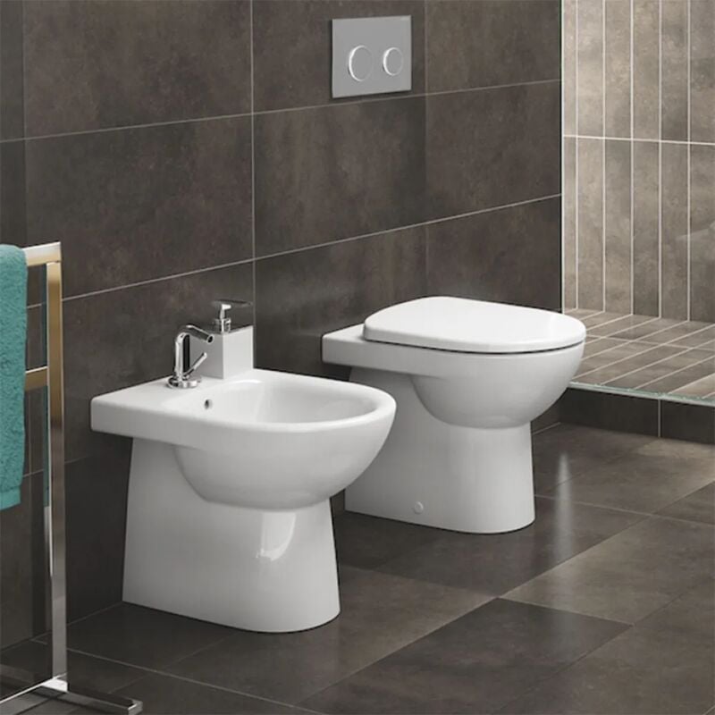 foto del prodotto sanitari filomuro geberit con scarico universale e copriwc selnova