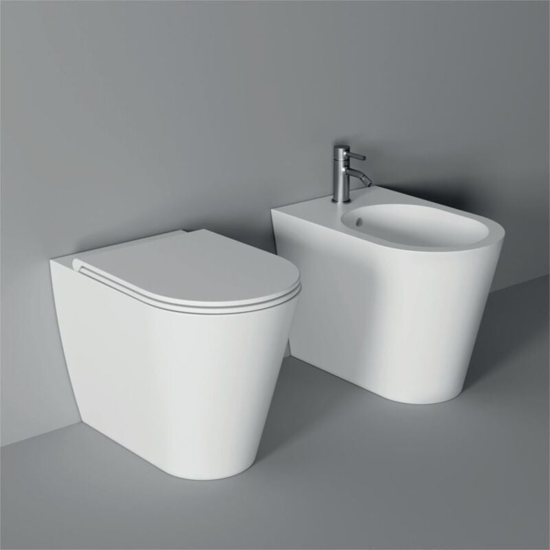 foto del prodotto sanitari hide round filomuro senza brida cm. 57x37 con sedile