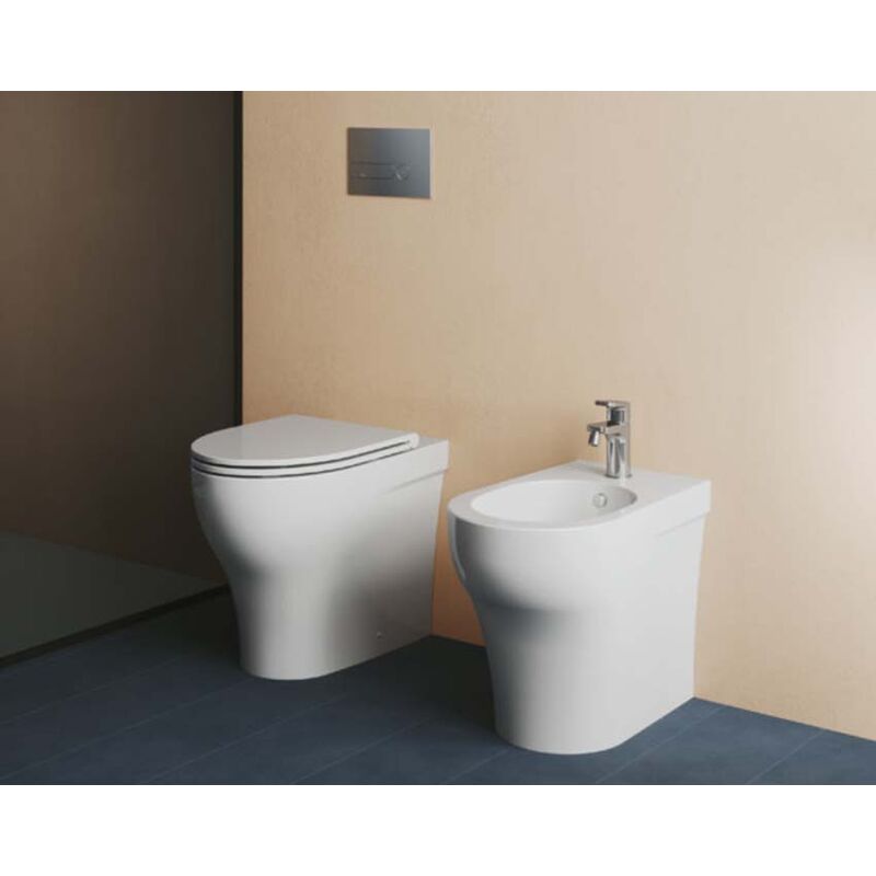 foto del prodotto sanitari pratica filomuro con sedile standard di ceramica azzurra