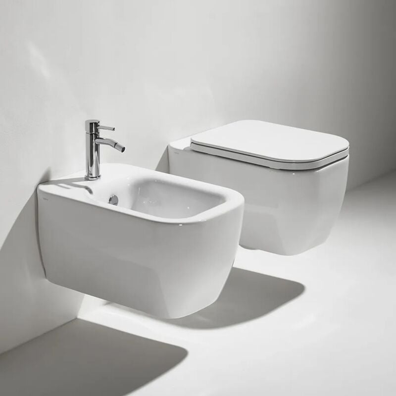 foto del prodotto sanitari sospesi rimless simas henges con sedile soft close incluso