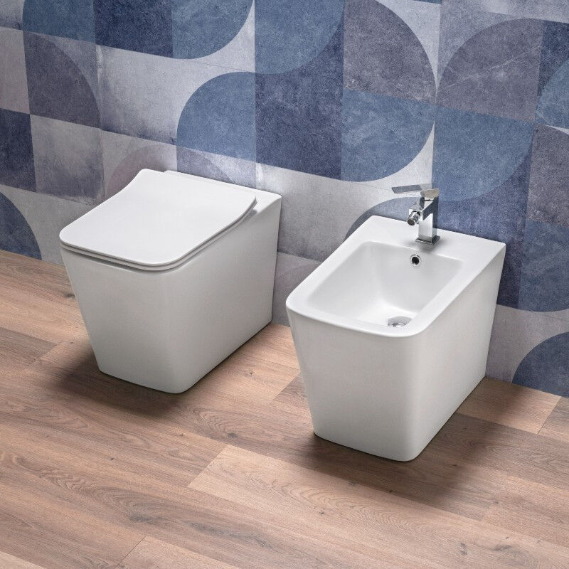 foto del prodotto sanitari squadrati filomuro wc rimless bidet e copriwc softclose kerm