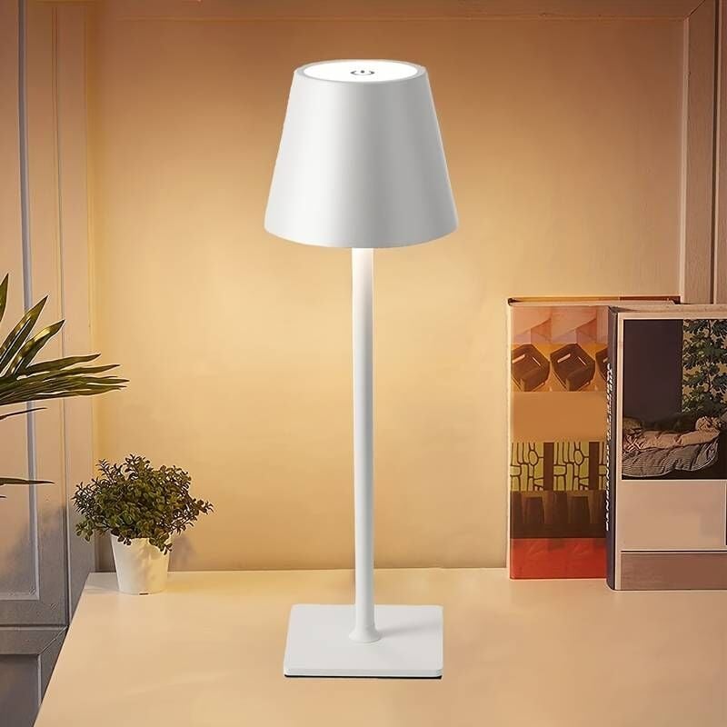 foto del prodotto saratoga lampada da tavolo mamu a led colore bianco ricaricabile