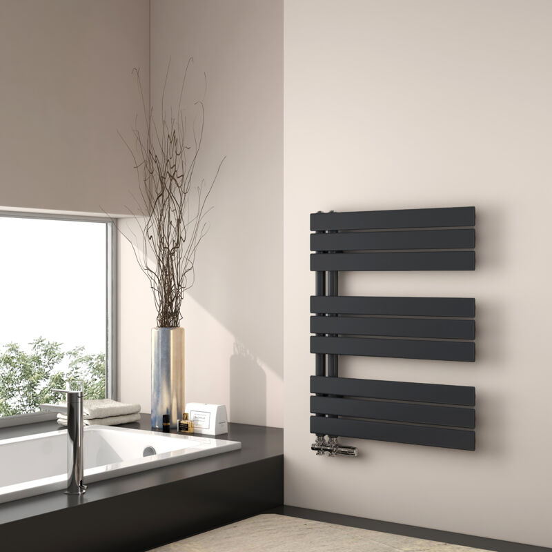 foto del prodotto scaldasalviette ad acqua calda, 762x600mm - scaldasalviette piatto nero opaco - emke