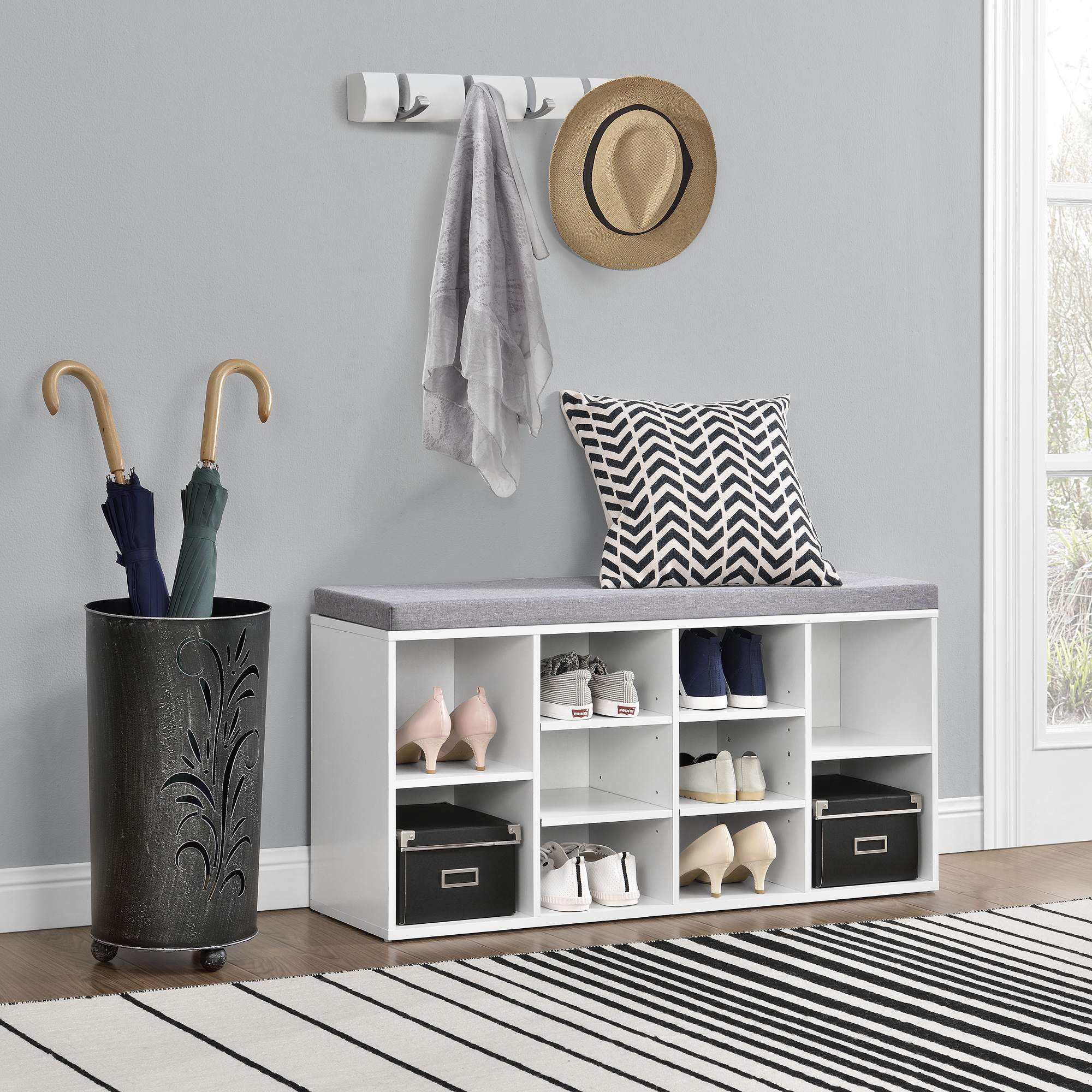 foto del prodotto scarpiera con seduta imbottita panca portascarpe con 10 vani 103x48x30 cm bianco en.casa 