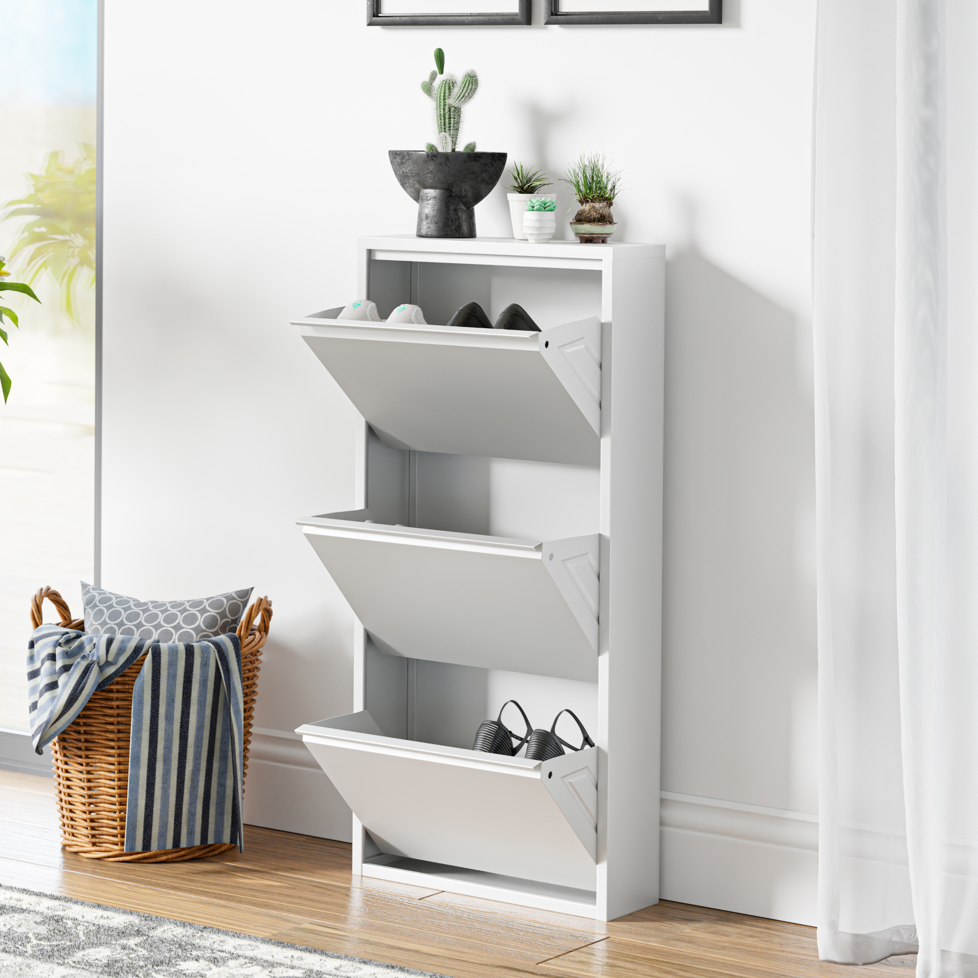 foto del prodotto scarpiera sokndal con 3 contenitori ribaltabili portascarpe in metallo bianco en.casa 