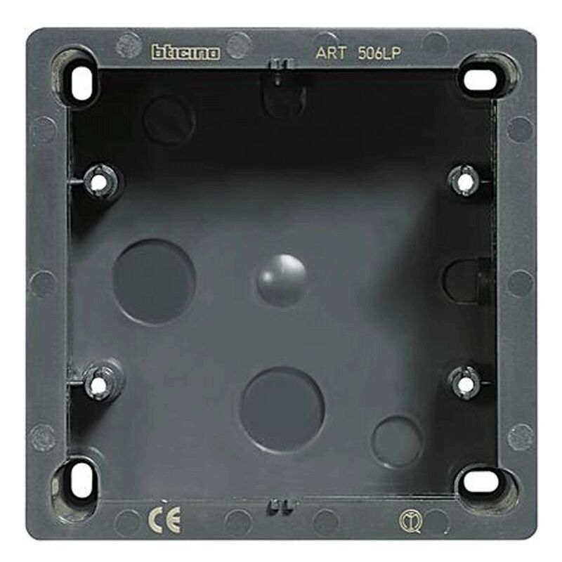 foto del prodotto scatola da parete bticino living 3 3 posti 506lp