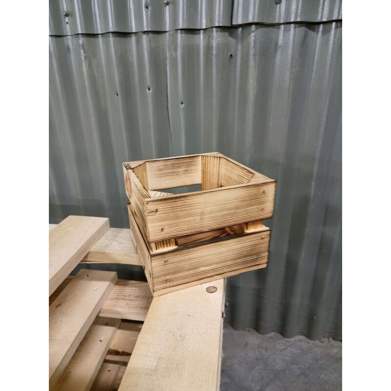 foto del prodotto scatola in legno 20x20x15, vaso per fiori