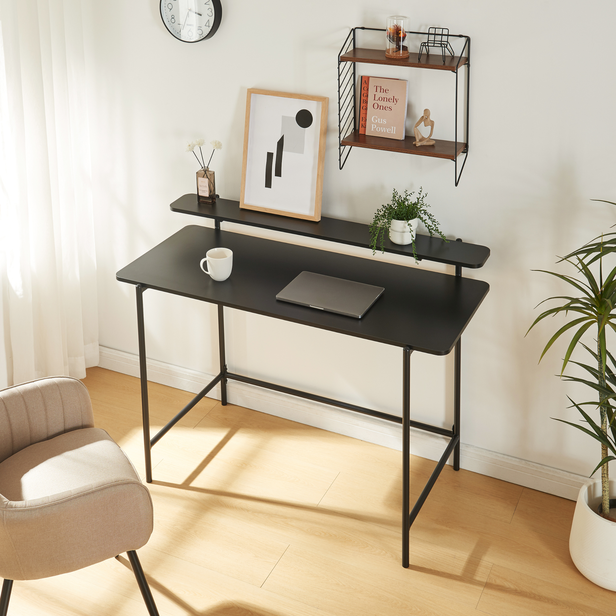 foto del prodotto scrivania samnanger con ripiano in alto 120 x 55 x 88 cm nero en.casa 