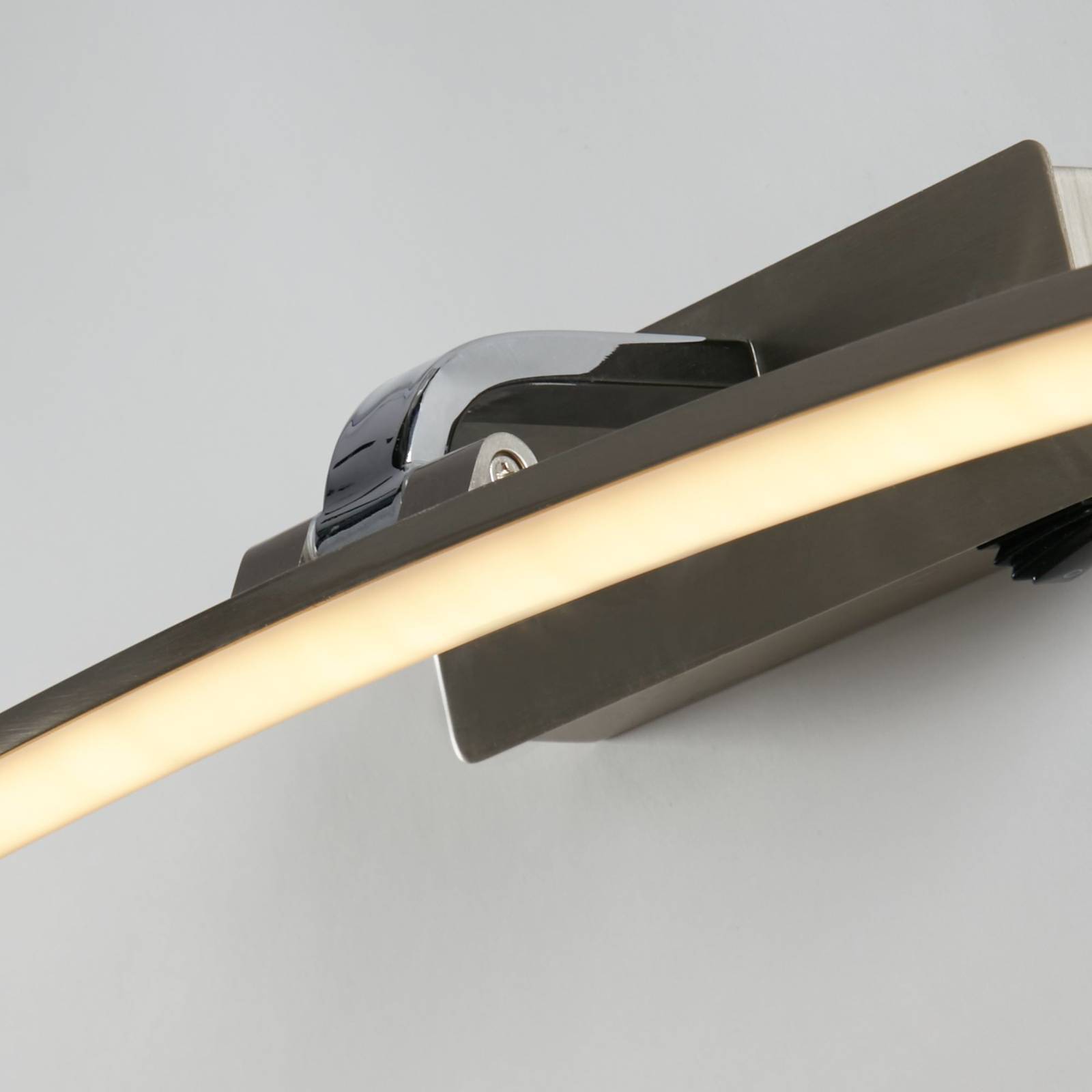 foto del prodotto searchlight applique a led santorini, larghezza 50 cm, cromo, inclinabile