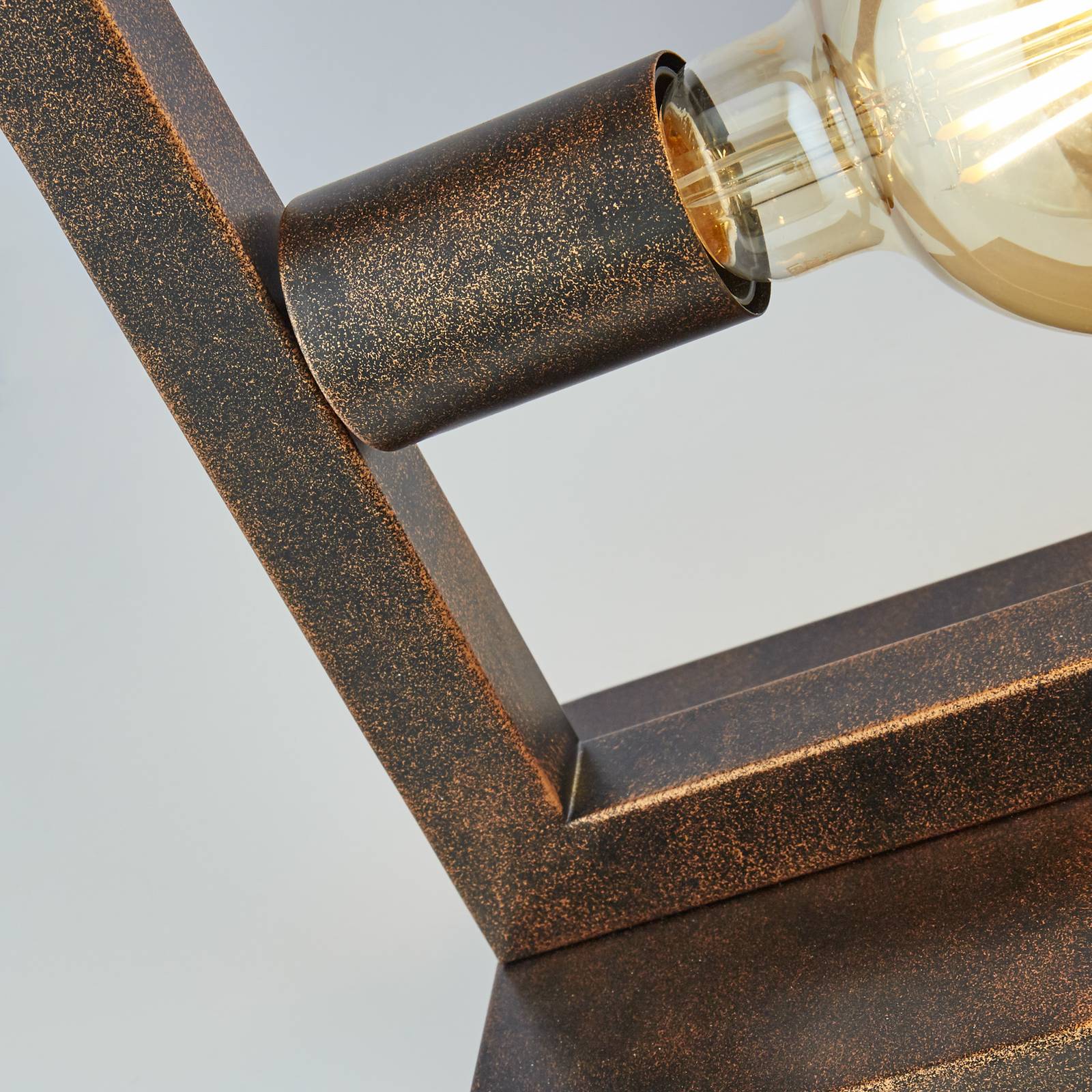 foto del prodotto searchlight lampada da tavolo rustic color ruggine