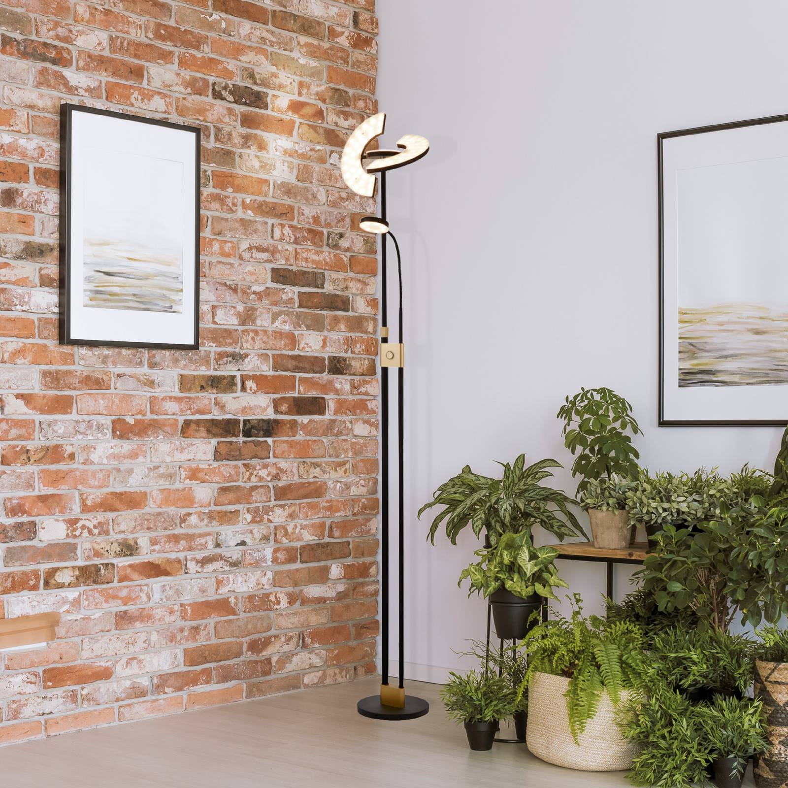 foto del prodotto searchlight piantana led gio, ottone satinato nero
