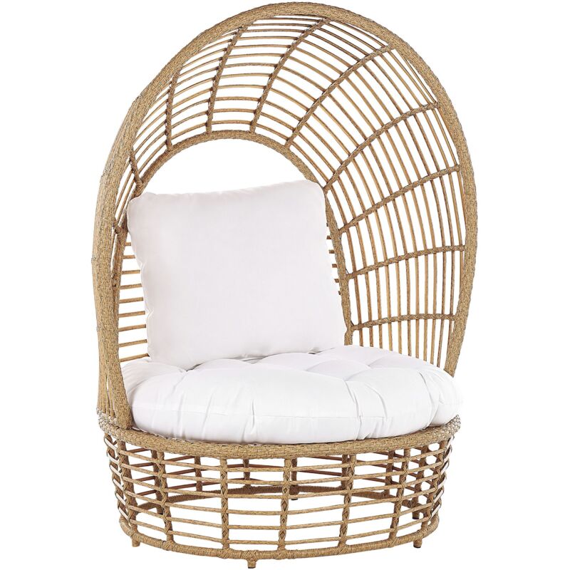 foto del prodotto sedia coperta in rattan sintetico beige cuscini bianchi stile boho lido