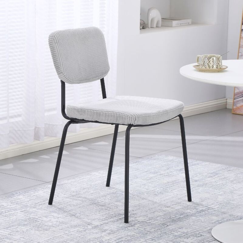 foto del prodotto sedia imbottita colore grigio chiaro con gambe metallo nere 45x55x83h cm lusys