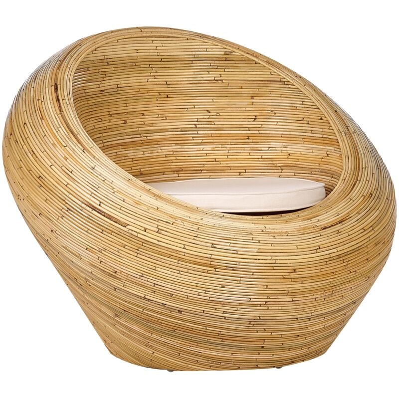 foto del prodotto sedia in vimini per esterni e interni in rattan naturale con cuscino beige maiori