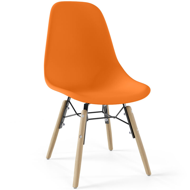 foto del prodotto sedia per bambini design scandinavo gambe in legno sk gur arancione