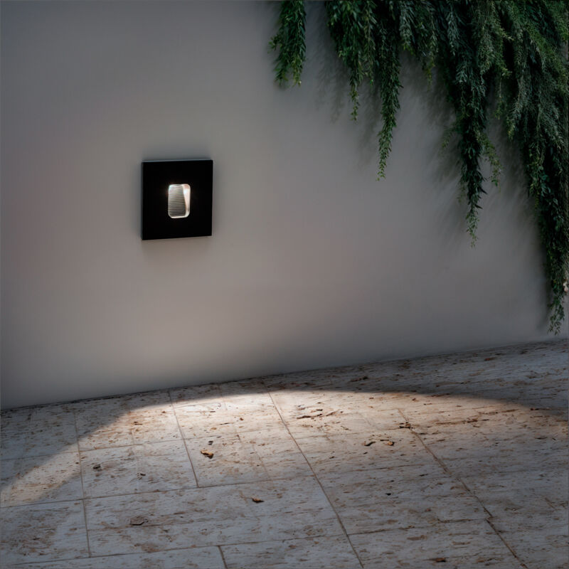 foto del prodotto segnapasso da esterno led 2w da incasso a parete quadrato nero grasset bianco naturale 4000k