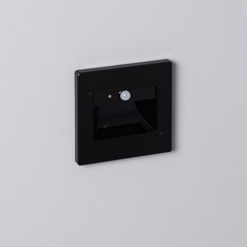 foto del prodotto segnapasso led con sensore pir finitura nero bianco naturale 4000k
