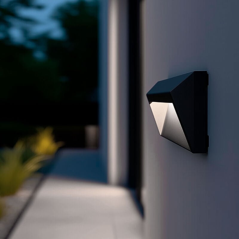 foto del prodotto segnapasso led da superficie chester ip65 2w grigio bianco freddo 6000k