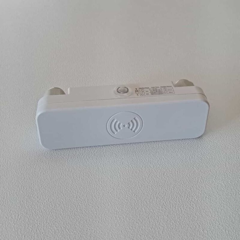 foto del prodotto sensore di movimento microonde e crepusolare ip65