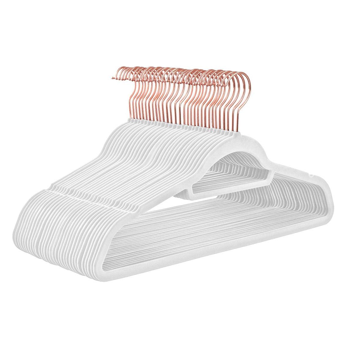 foto del prodotto set 30 grucce in velluto antiscivolo con ganci girevoli rose gold spessore 0,6 cm lunghezza 45 cm per cappotti abiti pantaloni cravatte bianco 12 0003058