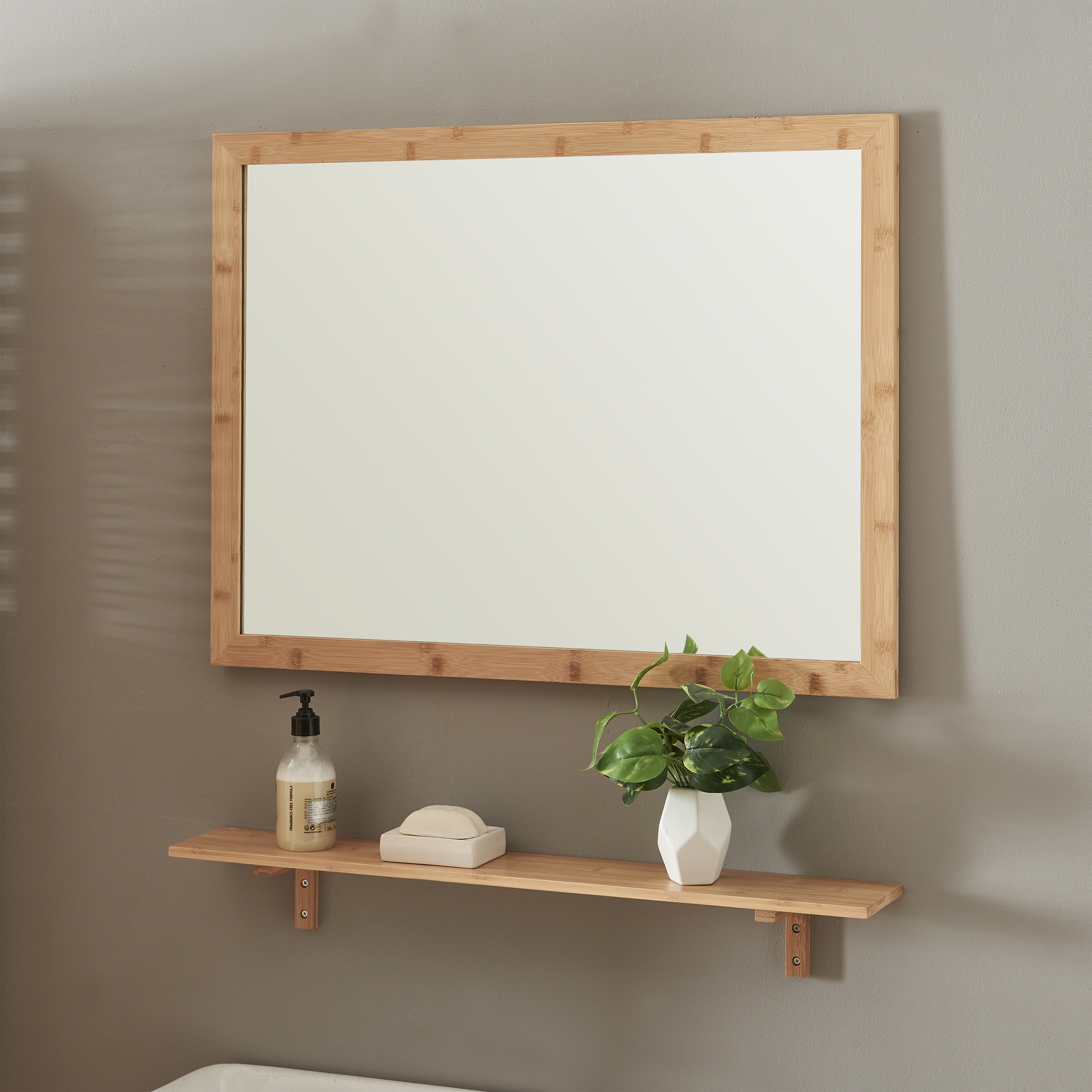 foto del prodotto set da bagno boksereys di specchio da parete 80 x 60 cm e mensola in bamb naturale en.casa 