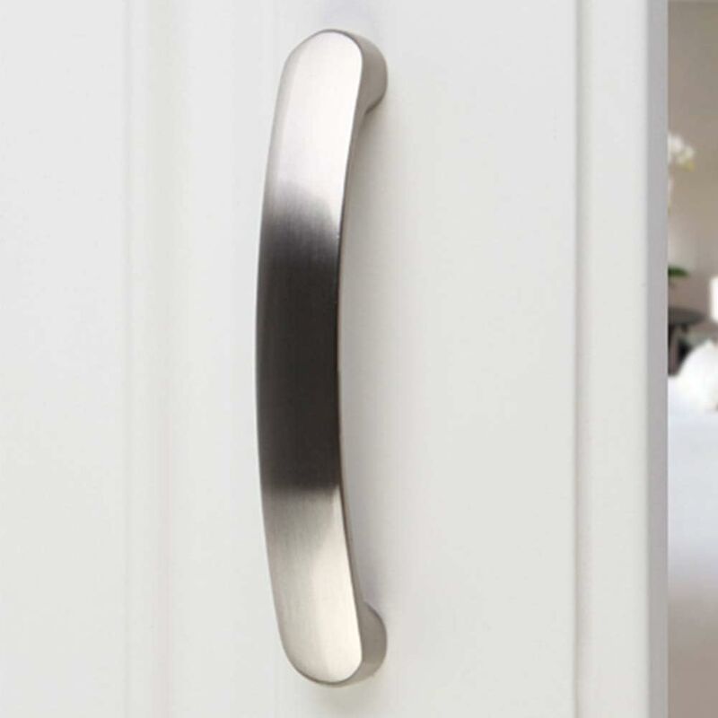 foto del prodotto set di 10 maniglie in nichel spazzolato per cassetti, porte, armadi da cucina 96 mm 