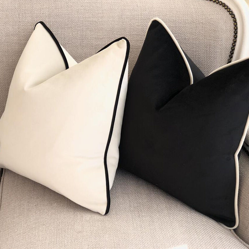 foto del prodotto set di 2 federe decorative per cuscini in morbido velluto, abbinabili per l arredamento della casa, inserti non inclusi 45,7 x 45,7 cm, nero bianco 