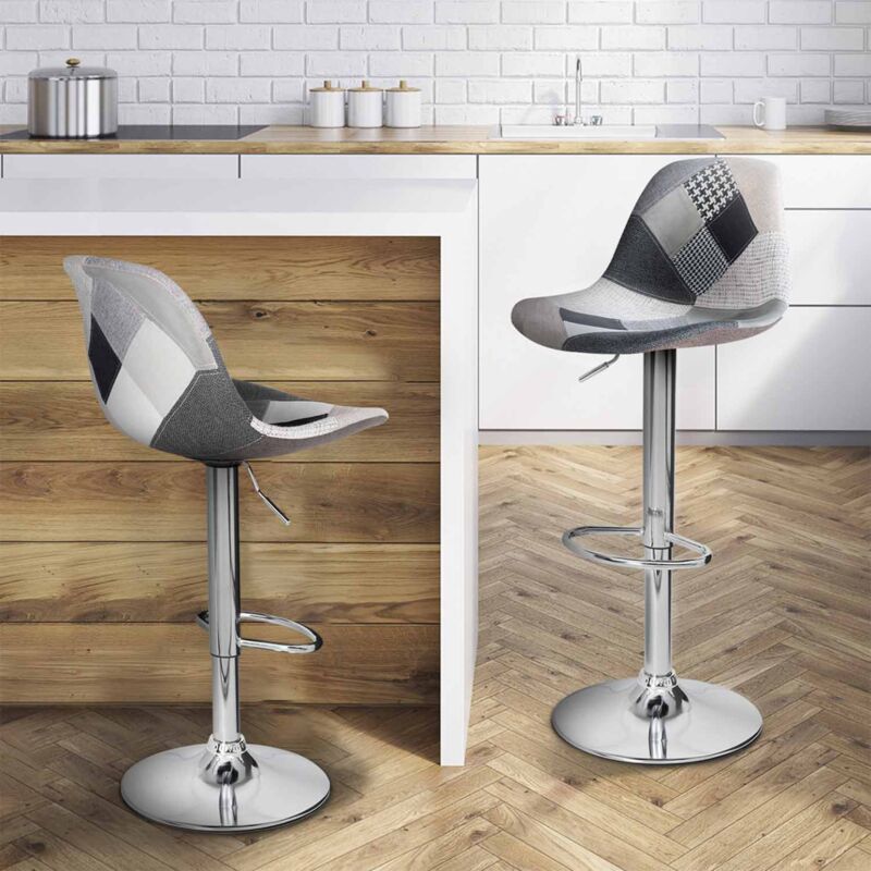 foto del prodotto set di 2 sgabelli da bar karl in patchwork nero, grigio e bianco con gambe cromate