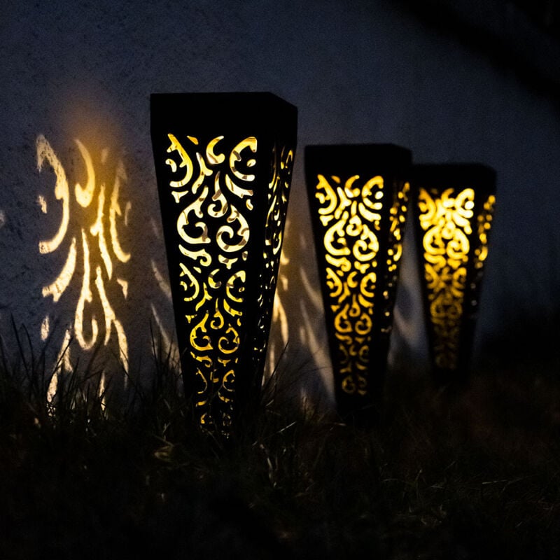 foto del prodotto set di 3 luci a presa solare a led faretti da giardino a picchetto per esterni lampade da terrazza nero oro
